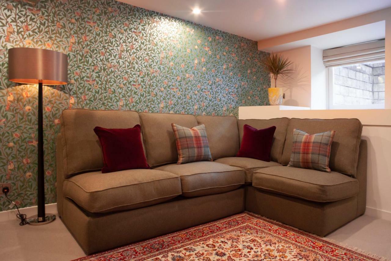 The Roseate Edinburgh - Small Luxury Hotels Of The World Exterior foto A sofa